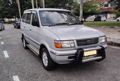 Toyota UNSER 1.8 GLi (A)