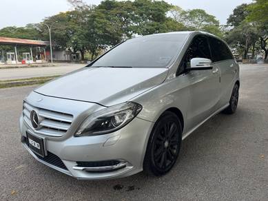 Mercedes Benz B200 BlueEFCY SPRTS TOURER (A) 2013