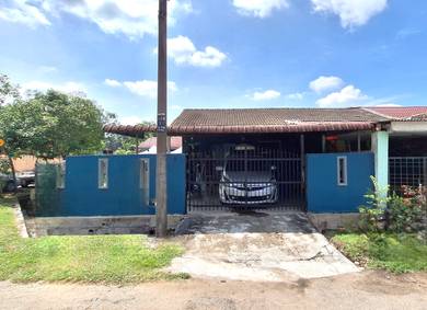 Corner Lot Taman Teratai Sri Pulai Perdana Renovated [ 2335 Sqft ]