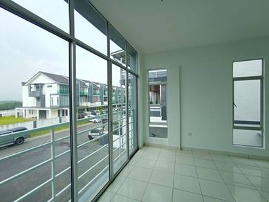 [7 Bedrooms] End Lot Bangi Avenue 3 3 Storey Terrace House Seksyen 7