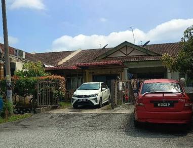 Rumah sewa khas untuk bujang.