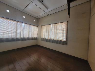 2 storey terrace end lot for sale at Island Park