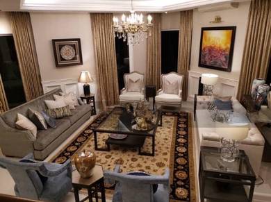 Nice Condition Beverly Heights Semi-D For Sale