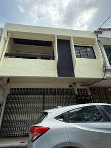 Tmn Tasek Jln Lembah Double Storey shoplot partial furnish For Rent