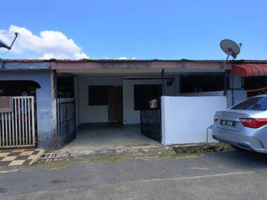 Teres Setingkat Taman Tas, Kuantan [FACING OPEN, EXTENDED]
