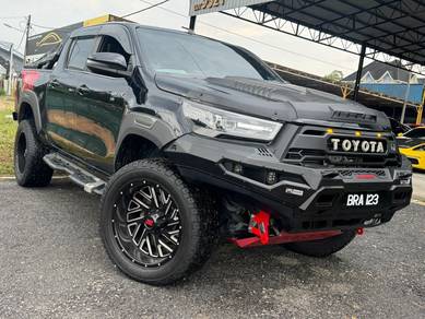 Toyota HILUX 2.8 LE FULLY LOADED NUMBER 123