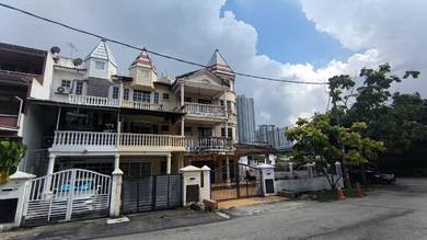 Taman Putri Jaya Cartoon House for Rent