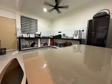 UNTUK DIJUAL, Rumah RENOVATED Corner 2 Tingkat