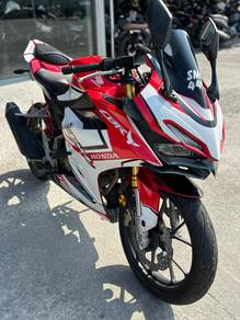Honda CBR150R tiptop low mileage