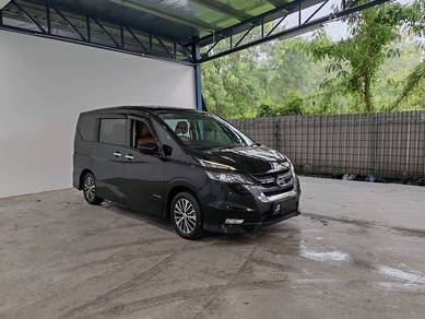Nissan SERENA 2.0 S-HYBRD PREMIUM HGHWY STAR