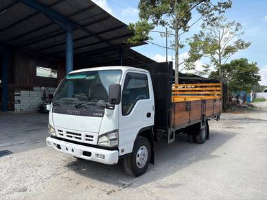 Unregistered 17 Kaki Isuzu NPR75 Wooden Cargo (Saw