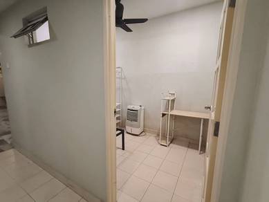 USJ1 Male Single Room @ Double Sty Corner Housefor Rent