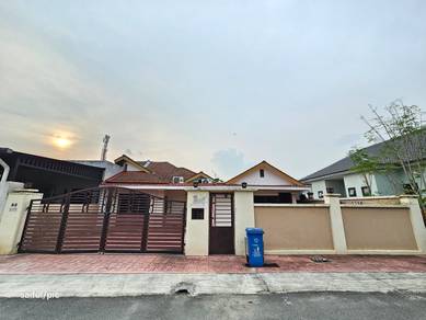 Besar!! Renovated Semi D End Lot Taman Baiduri Seksyen 30 Shah Alam