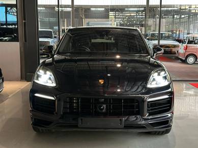 Porsche Cayenne Coupe Platinum E 3.0L V6 UK