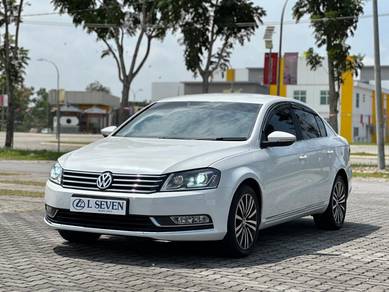 Volkswagen PASSAT 1.8 TSI (CKD) ENHANCED (A)