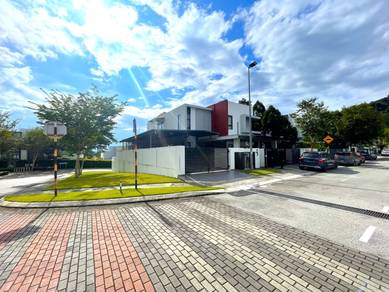 CORNER LOT HUGE LAND SPACIOUS 2.5 Storey BUNGALOW Twin Palms Kemensah