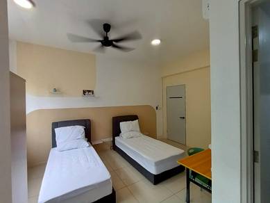 Nadayu 801 Subang (female Masteroom toilet wifi ) Help University