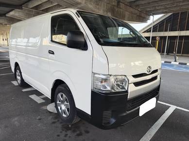 Toyota Hiace 2.5 (M) Panel Van