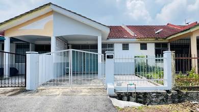 Single Storey. Tmn Politeknik. Rumah Cantik!!