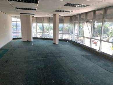 Corner Office in Batu Caves – 3,000 sqft with Lift (Above Bank)