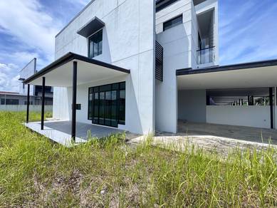 Holmestown Double Storey Corner House For Sale, at Taman Merlin