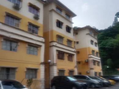 Seri Baiduri apartment  bukit indah 3R2B 1CP 900sf Partial Furnished!!