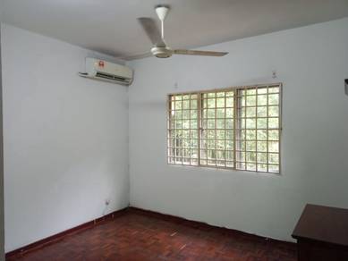 Seri Baiduri apartment  bukit indah 3R2B 1CP 900sf Partial Furnished!!