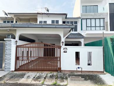 Teluk Pulai 2 Storey House facing field More Parking