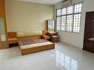 Teluk Pulai 2 Storey House facing field More Parking