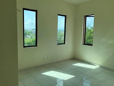 Lakeview  Corner unit Town Villa@ Suarasa BTHO