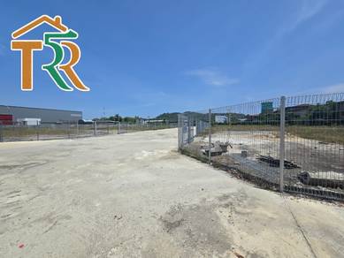 Prime Roadside Land + Warehouse for Rent! 🌟 📍 Location: Kolombong,