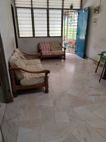 GROUND FLOOR 3-ROOMS CLUSTER HOUSE @ Lorong Semarak Api P/Renovated