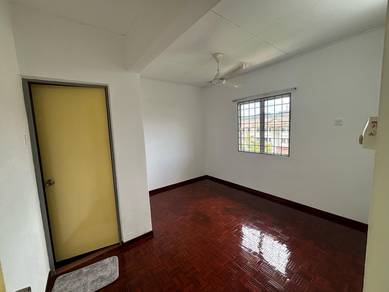 Nice unit Impian Apartment Damansara Damai Petaling Jaya Selangor sale