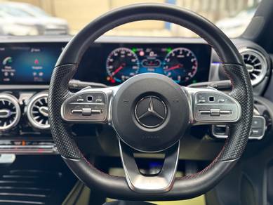 Mercedes Benz A250 2.0 AMG LINE (A)