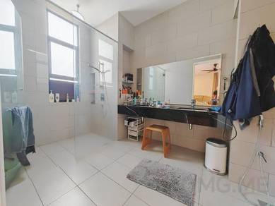 Villa 22, Bukit Rimau Double Storey Semi D Endlot Renovated Unit