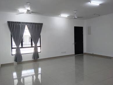 Eco Horizon 2, Batu Kawa,n candom townhouse gated and guarded.