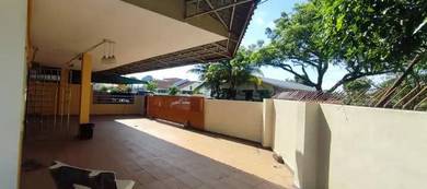 Satu Tingkat Corner Taman Merdeka Owner Cina