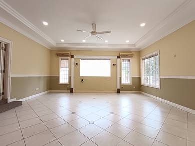 Luxury Bungalow Taman Equine with Architectural Design