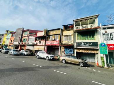 Prime location Shoplot For Rent main bazaar, opposite waterfront