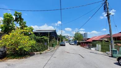 Corner Lot Land @ Kg Baru Salak Selatan New Salak South Village