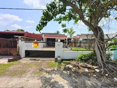 Rumah Semi-D besar di Taman Bahagia