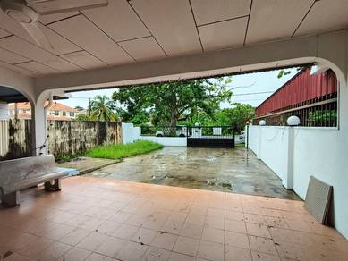 Rumah Semi-D besar di Taman Bahagia