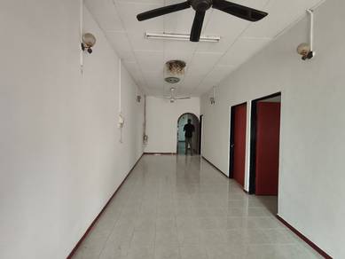 Rumah Semi-D besar di Taman Bahagia