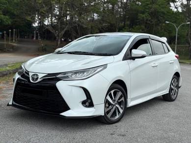 Toyota YARIS 1.5 E (A)360CAM/HARMAN KARDON