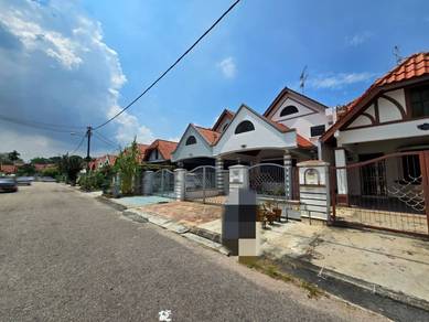 Taman pelangi Indah 1.5 storey house, Johor bahru