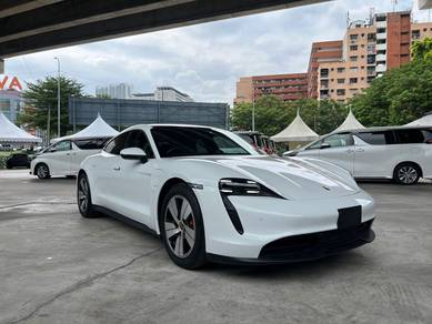 Porsche TAYCAN 4S Chrono Sunroof AirSus Ready
