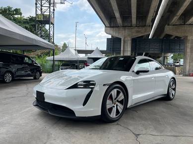 Porsche TAYCAN 4S Chrono Sunroof AirSus Ready