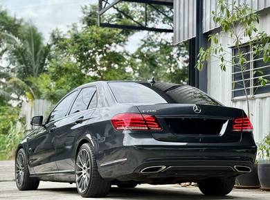 Mercedes Benz E200 AVANTGARDE (CKD) 2.0