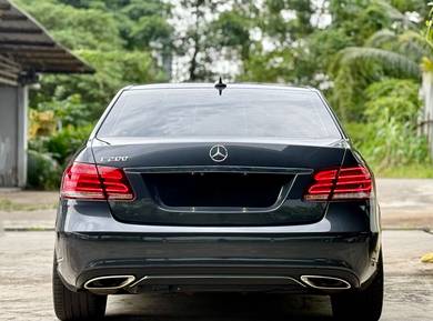 Mercedes Benz E200 AVANTGARDE (CKD) 2.0