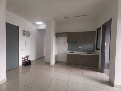 Prime Area Neaby By Mrt And Aeon Big Partially Furnished With Parking